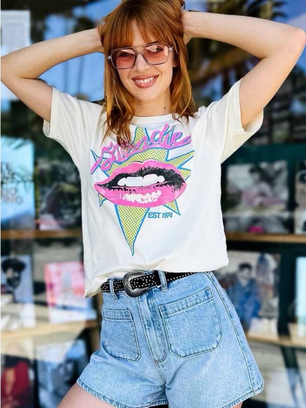 DAYDREAMER SIZE SMALL 100% cotton White Graphic Lip Print Tee with Pink Accent